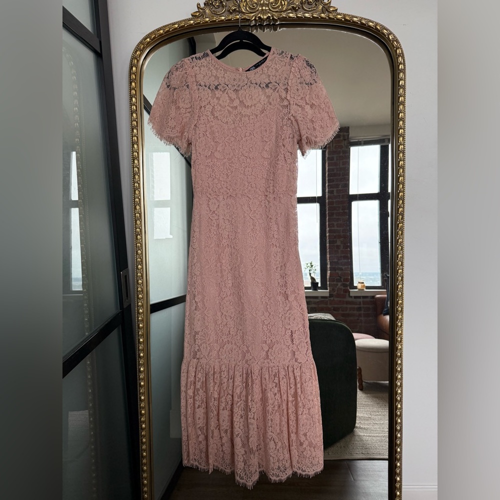 Zara Floral Lace Top in Soft Pink